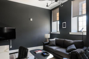 Revitalized 1 BR Apt near City Museum